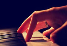 西甲:继续领跑 皇家马德里队客场0-1西班牙人队.